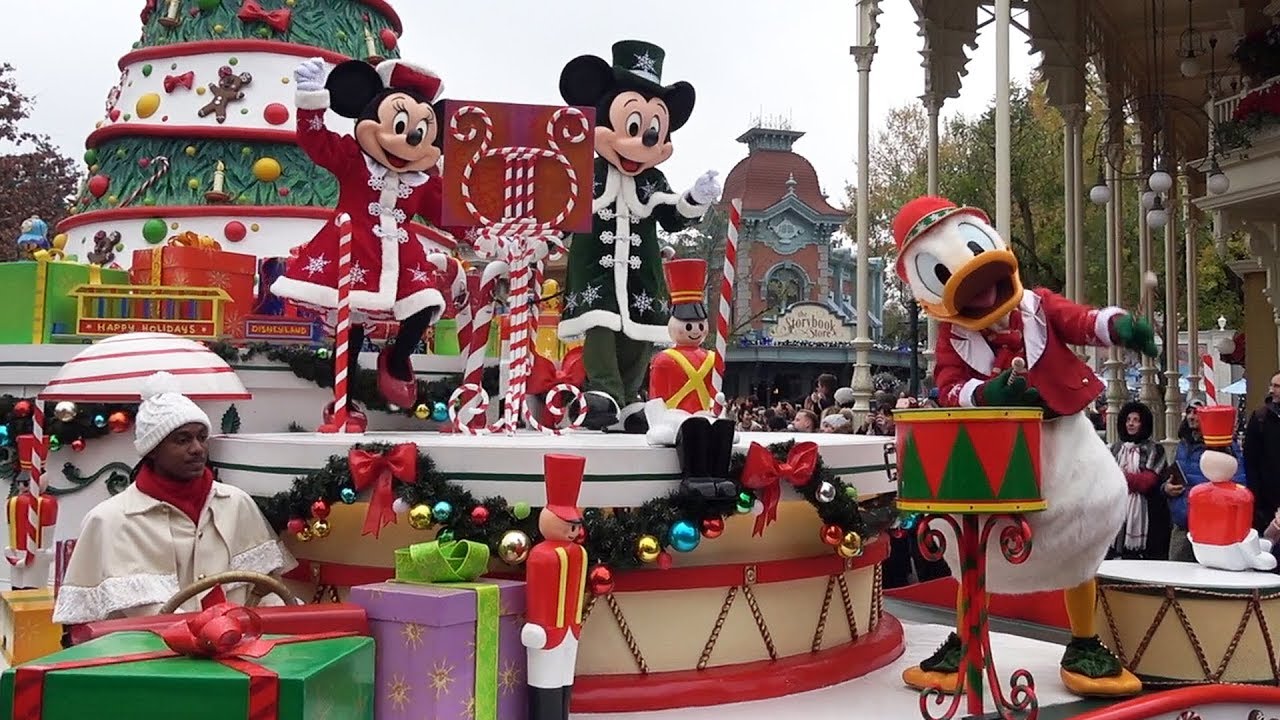 Disney's Christmas Parade 2018 at Disneyland Paris with Goofy, Mickey, Minnie, Donald, Duffy +