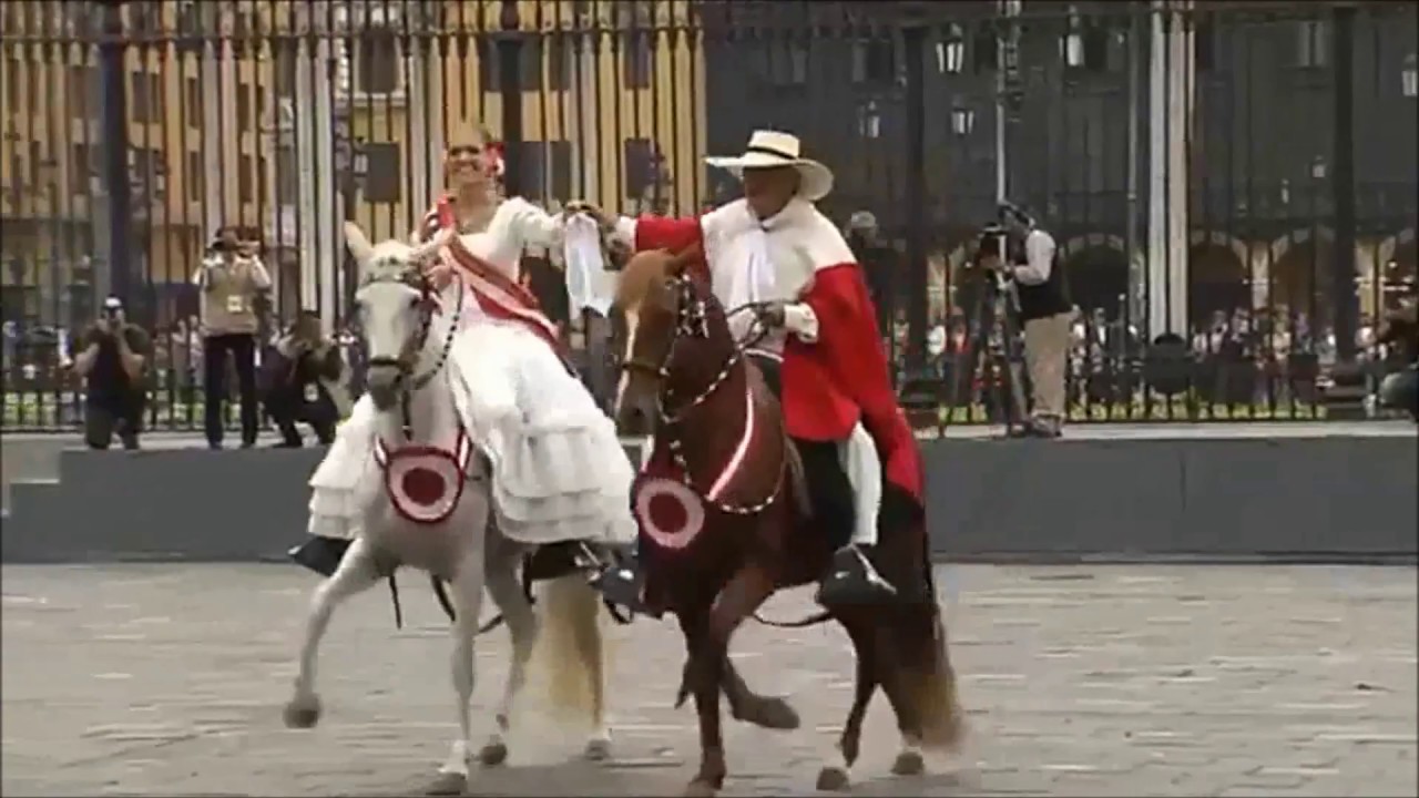 Marinera Norteña a Caballo Peruano de Paso en Palacio de Gobierno