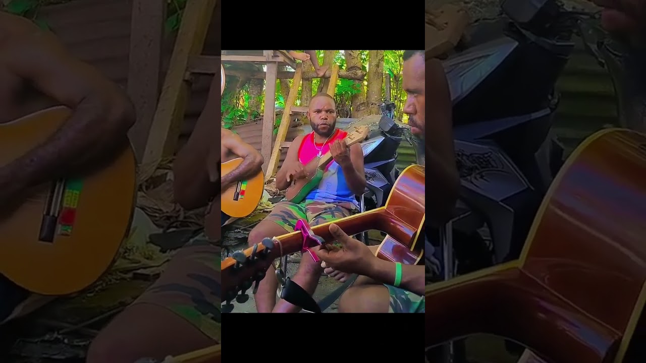 Musik lokal anak2 mkw-papua barat