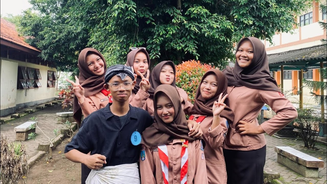 Wirausaha Wastra Alam: Pesona Eco-Print dalam Kearifan lokal Kokurikuler SMAN 3 Ponorogo