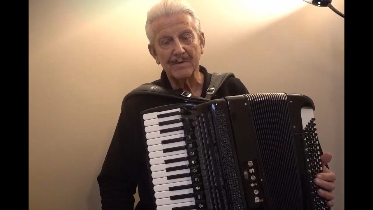 BESAME MUCHO - PAUL BETKEN -TIPS FOR THE ACORDIONIST