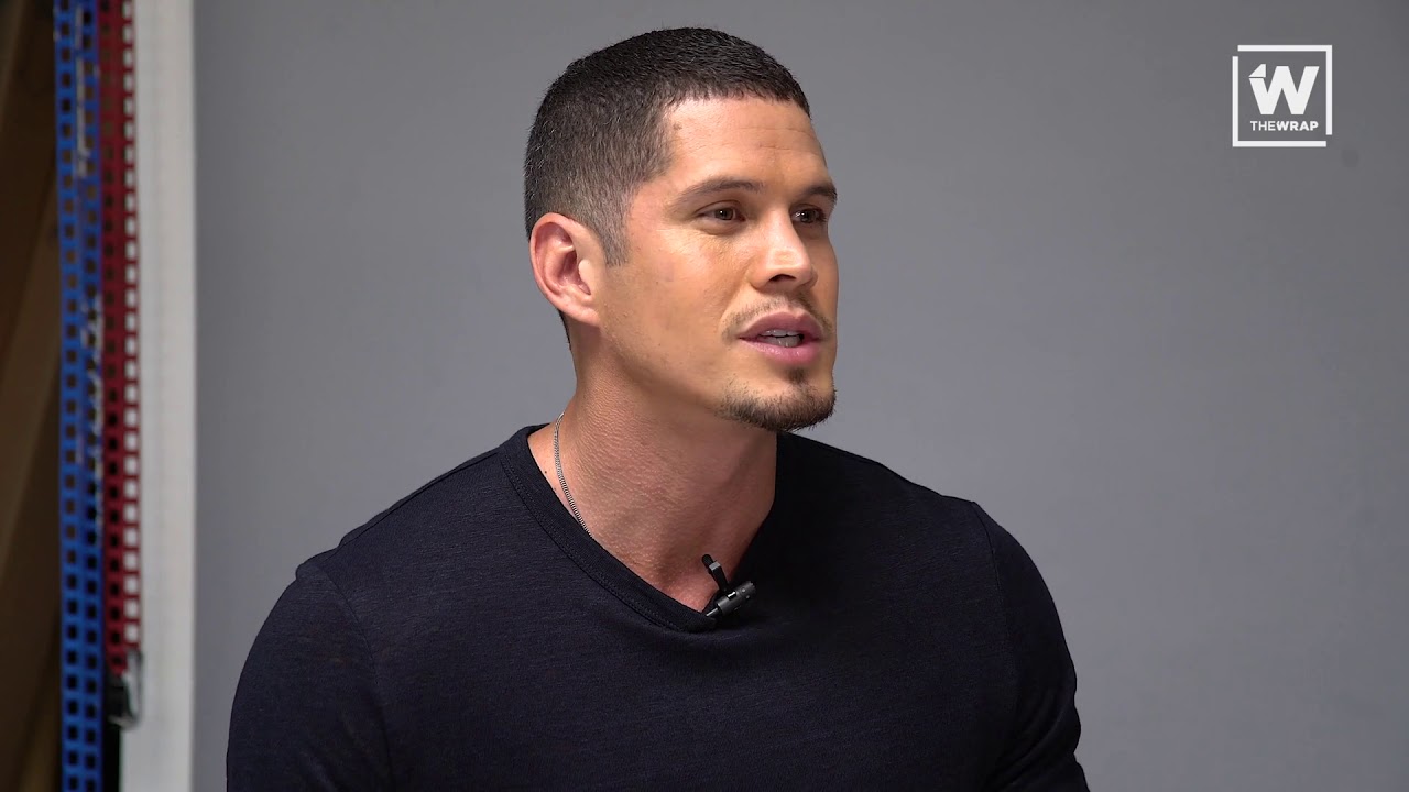 JD Pardo talks about his motorcycle experience on-set (Mayans MC)