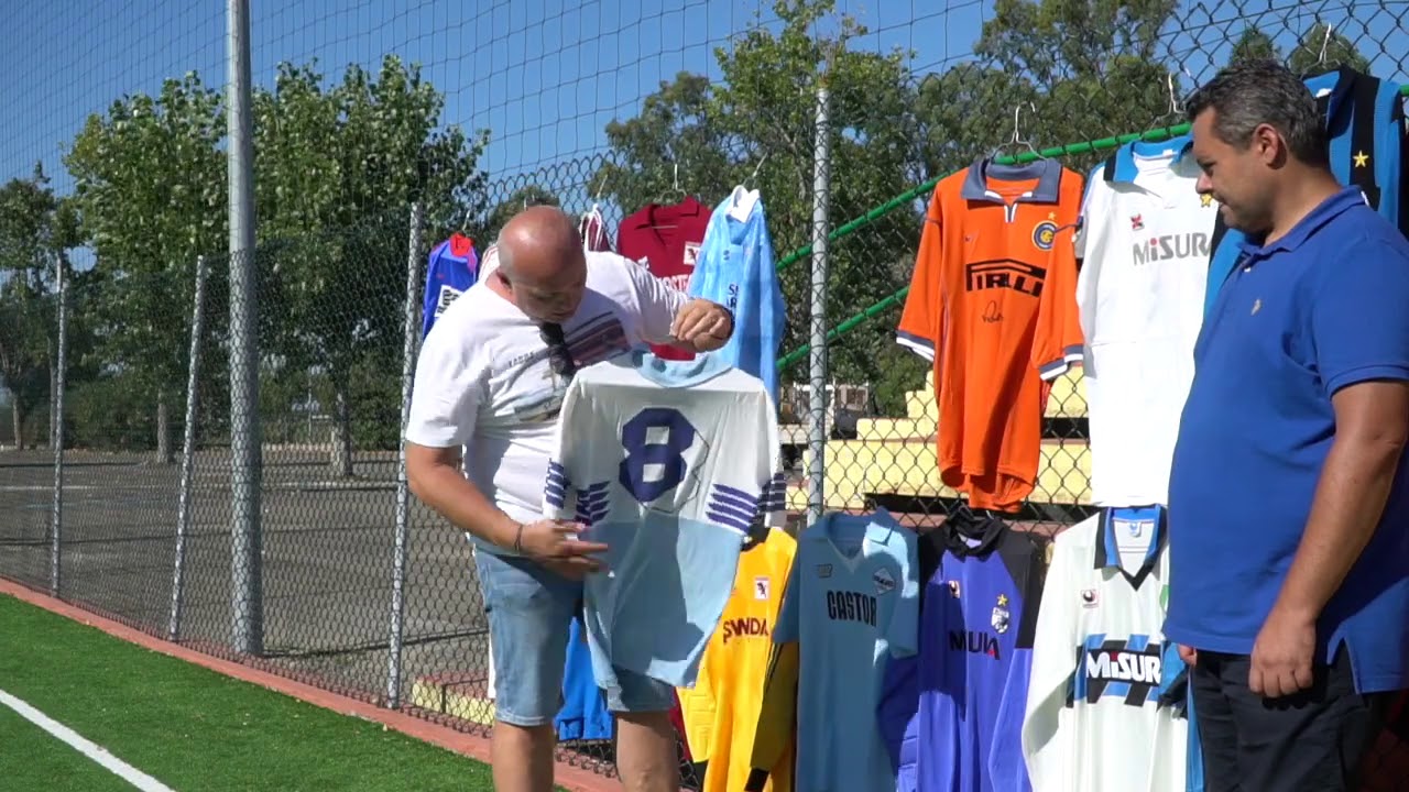 Roberto Vaira e la sua collezione di maglie anni '80