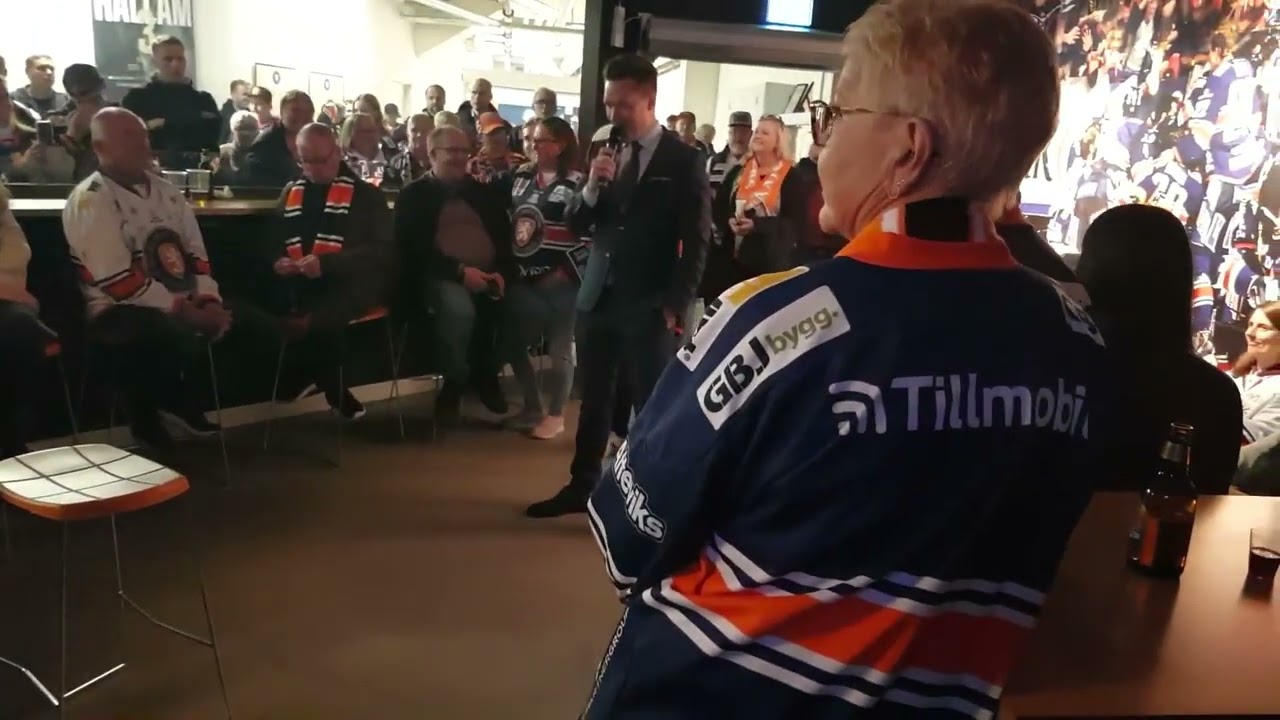 Hyllning till Sam Hallam och 4-0 vinst mot Timrå världsklass på tifot.