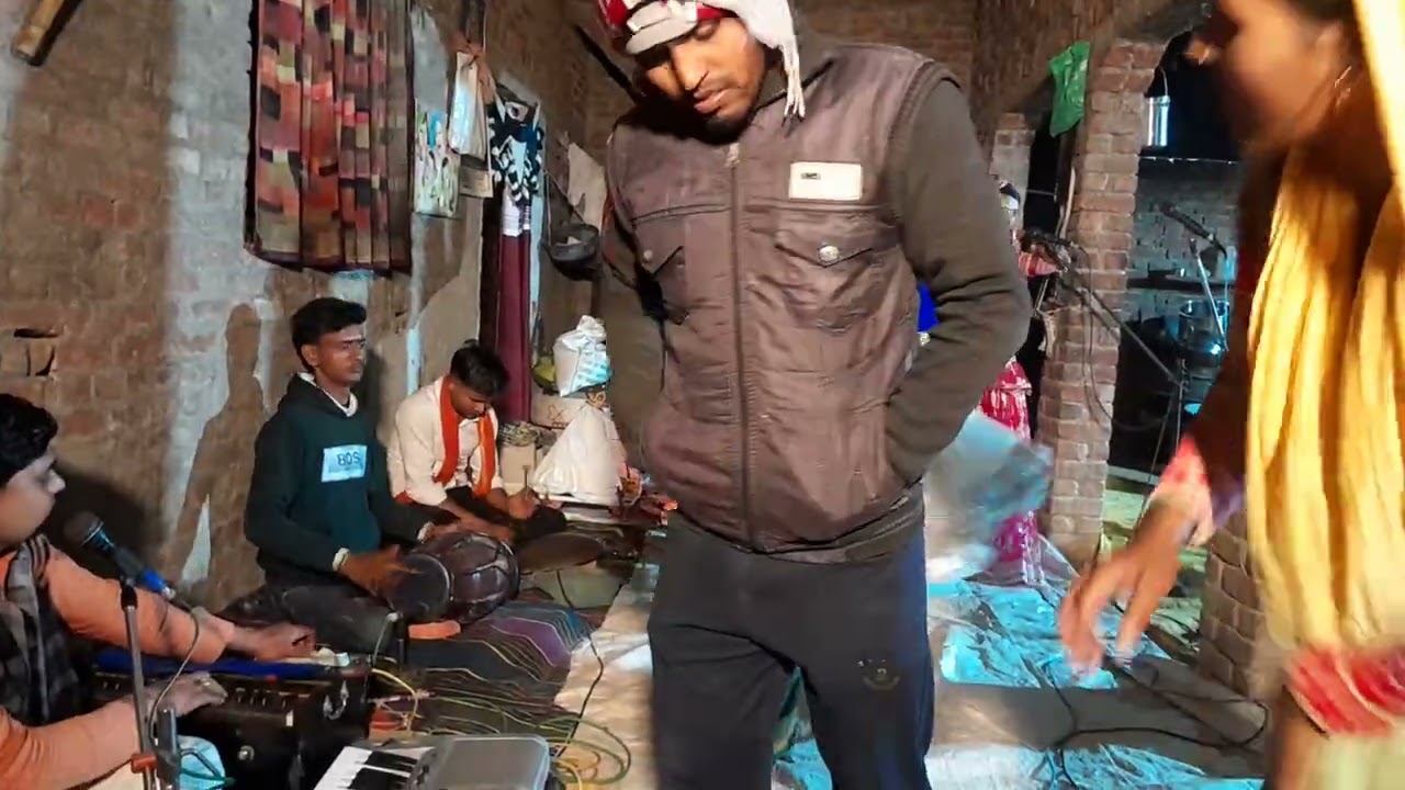 मनीष मस्ताना की आवाज में न्यू होली गुजरिया लुट गई   मथुरा की कुंज गली में