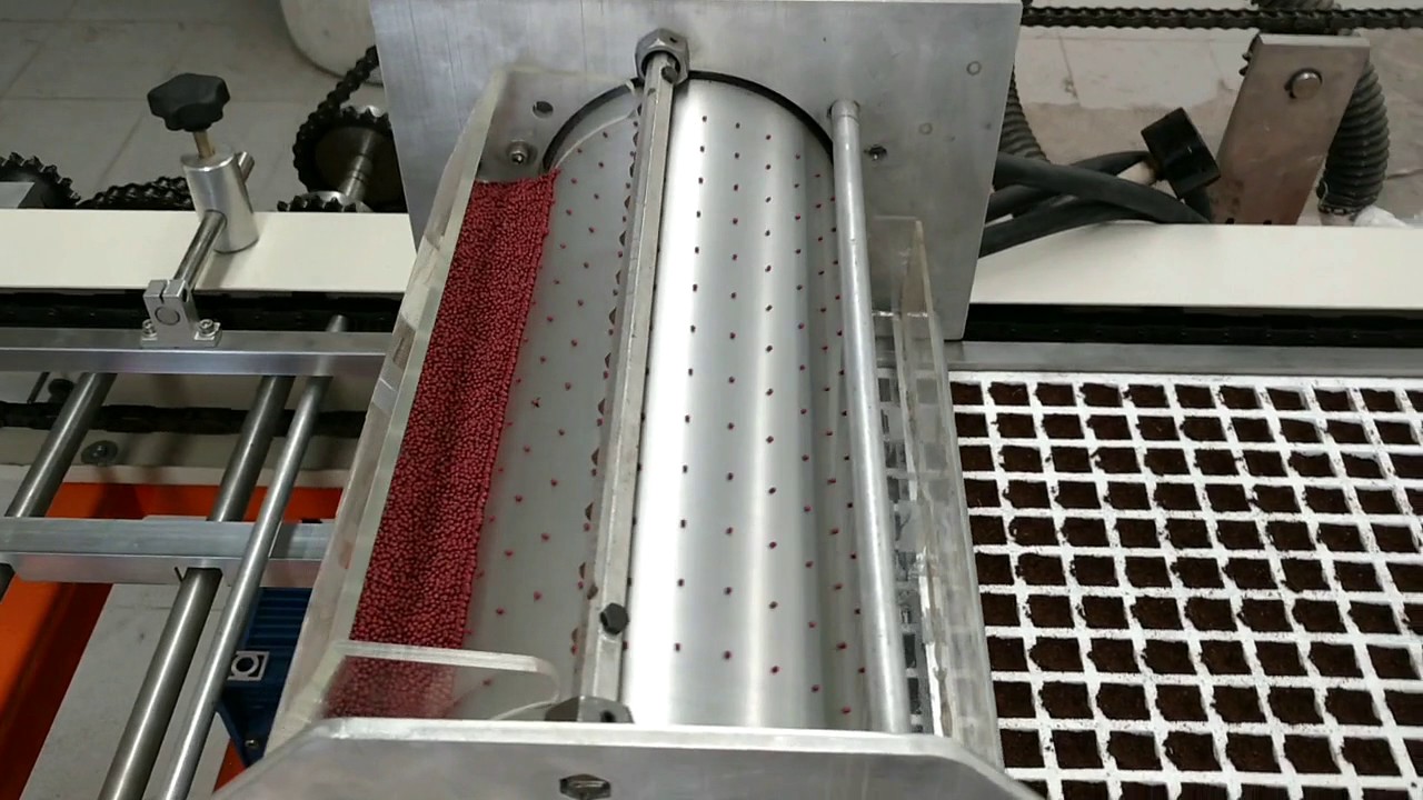 maquina sembradora de charolas de germinacion en invernadero, AGRO-TRIADA