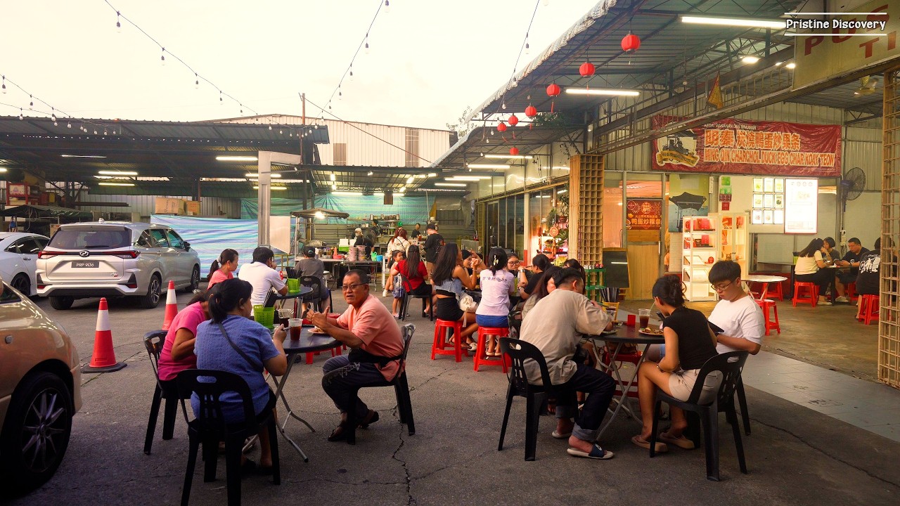 1000 DUCK EGGS A DAY! The Most DELICIOUS Char Kway Teow in Bukit Mertajam, Penang!