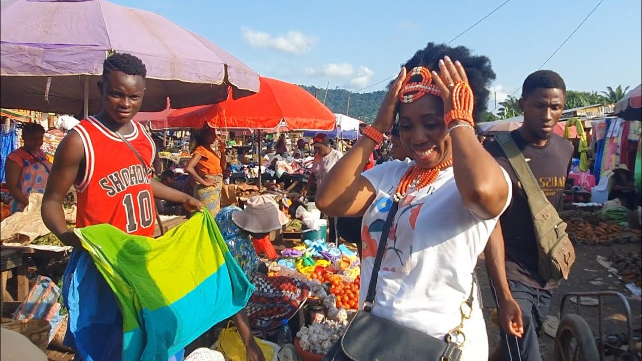 Limbe Market Cameroon - shopping and Eating - Africa Jewelry and street food  Part 1