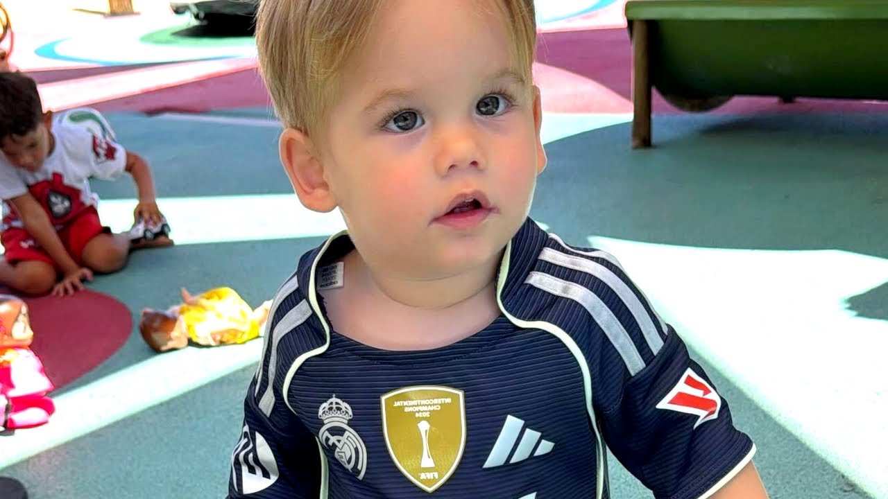 JOSÉ LEONARDO ROUBA A CENA VESTIDO DE JOGADOR IGUAL SEU PADASTRO VINI JUNIOR!