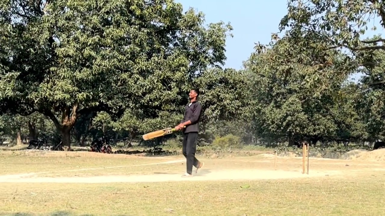 Hello guys #cricket ￼ wala blog  like 👍 kya #viral #vlogger #funny #iphone #cricketlover ￼￼