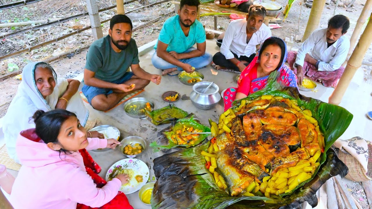 পুকুরের তাজা পাঙ্গাশ মাছ কলাপাতায় ভাজা সঙ্গে সিলভারকার্প মাছের পেটি ভাজা | Pangash fish fry recipe