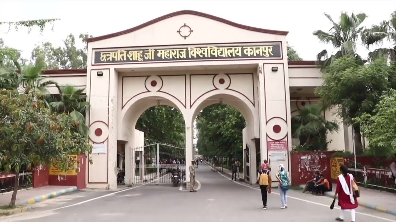 CSJM University VC Prof. Vinay Kumar Pathak makes a Surprise Inspection at V.S.S.D College, Kanpur.