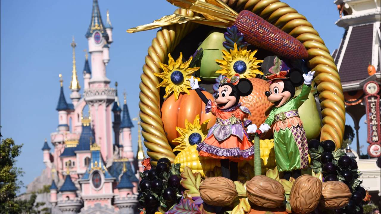 shine on harvest moon + vive la vie - Disneyland Paris