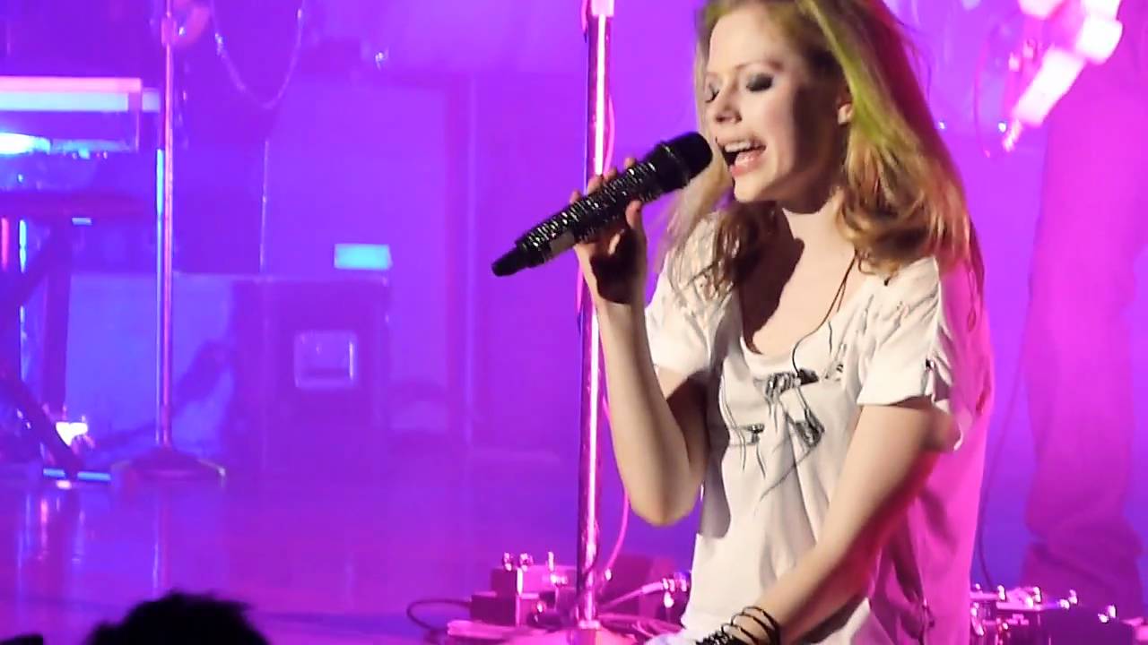 Avril Lavigne -Wish You Were Here (The Black Star Tour- Live in Singapore Concert 2011)