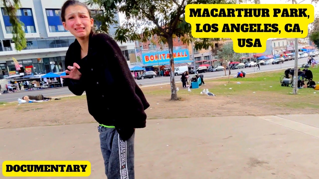 She doesn't want to eat; all she wants is this. MacArthur Park, Los Angeles, USA.