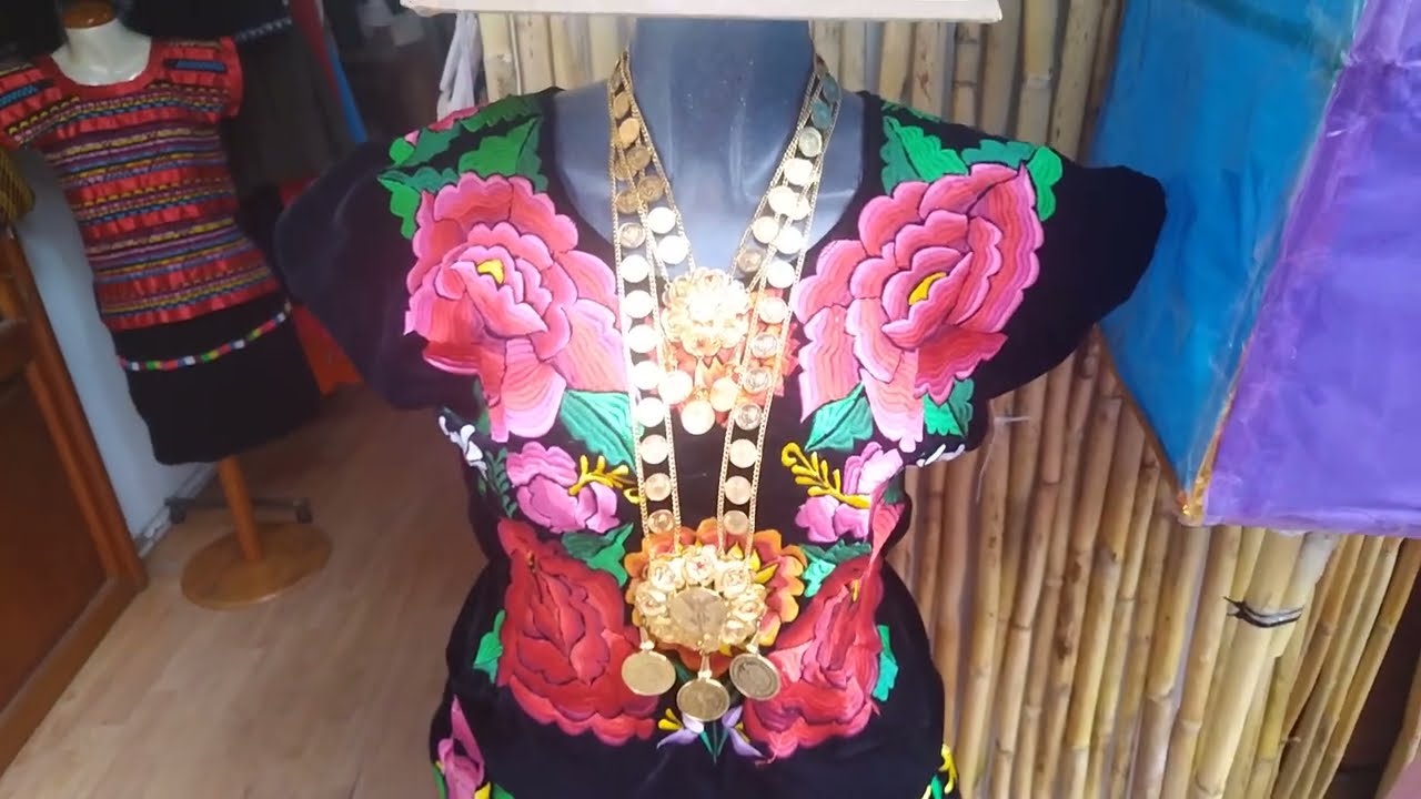 Trajes t&iacute;picos, de las 8 regiones de Oaxaca. #oaxacamagico #oaxacaescultura