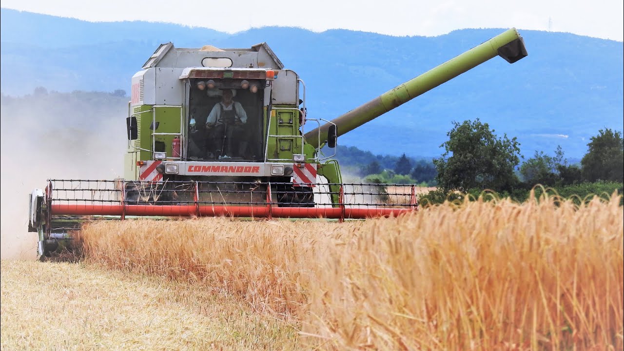 Monster of 1990 - Claas Commandor 228 CS - V10 engine