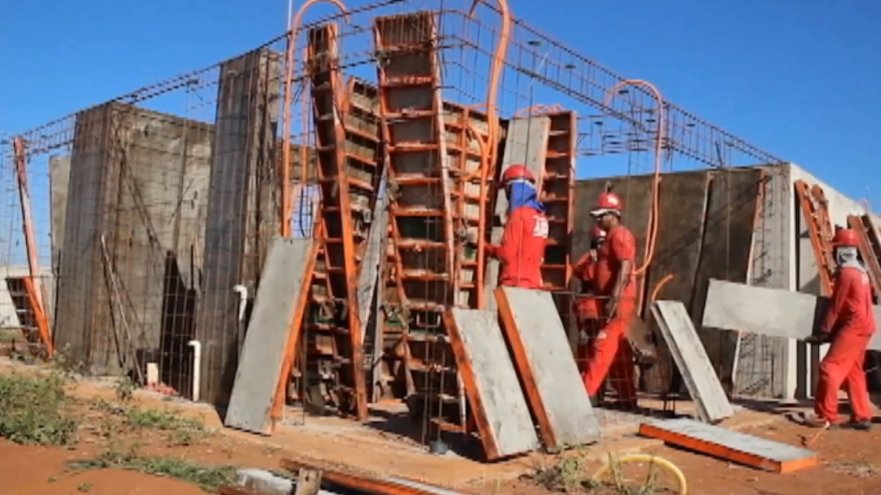 Obra feita com Formas Metálicas em aço para execução de casas e prédios em concreto