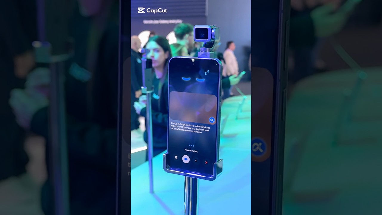 🤖An influencer's dream smartphone? A rear-facing camera that slides out to the front, tracks move...
