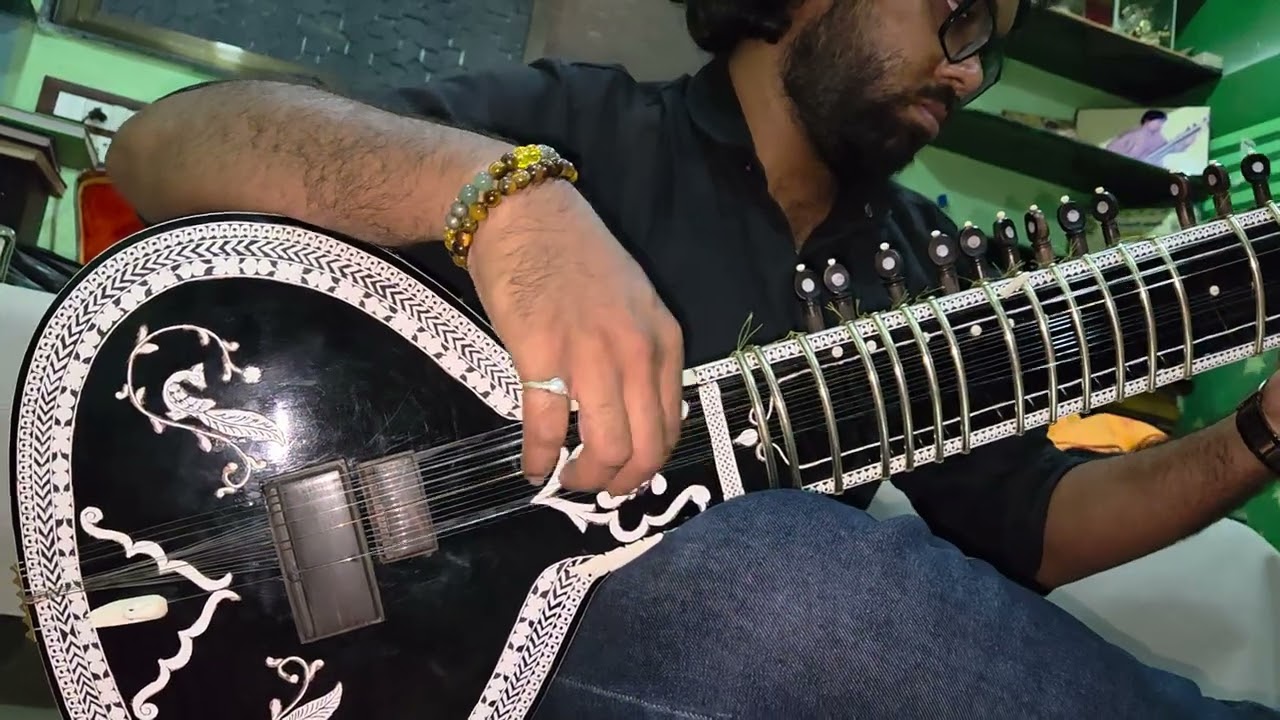 Kohinoor sitar made by Javid sitarmaker 9657870433