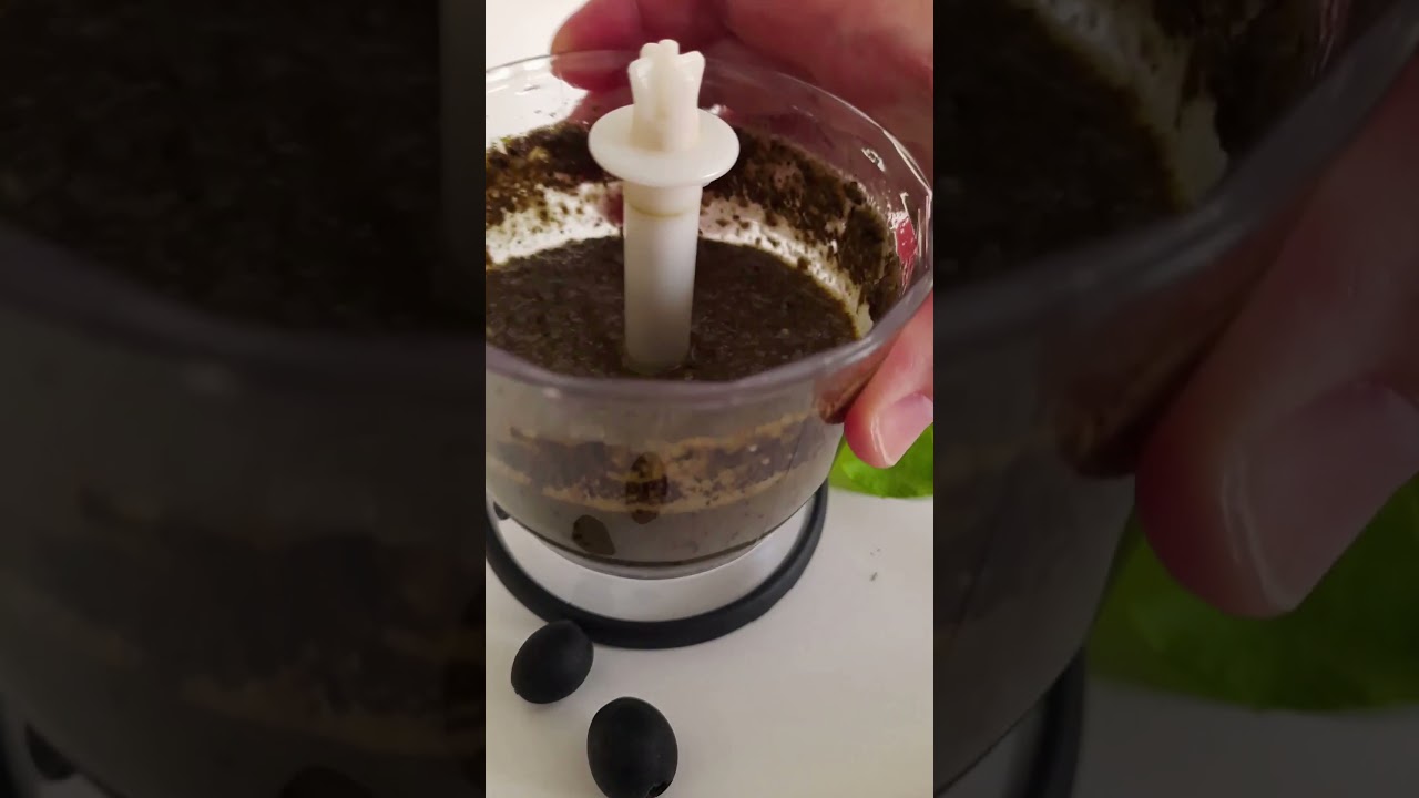 Тапенада из маслин. Вкусная намазка на хлеб.
