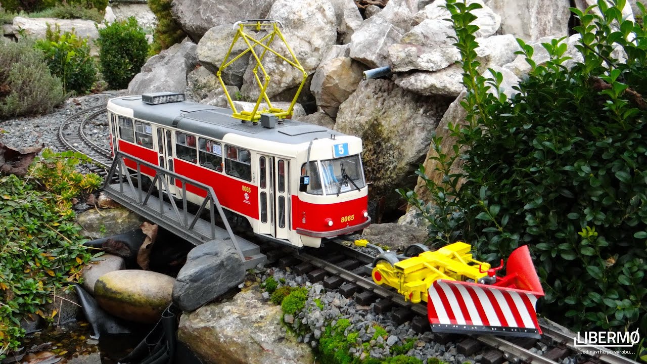 Ručně vyráběné modely zahradních tramvají se sněhovým pluhem