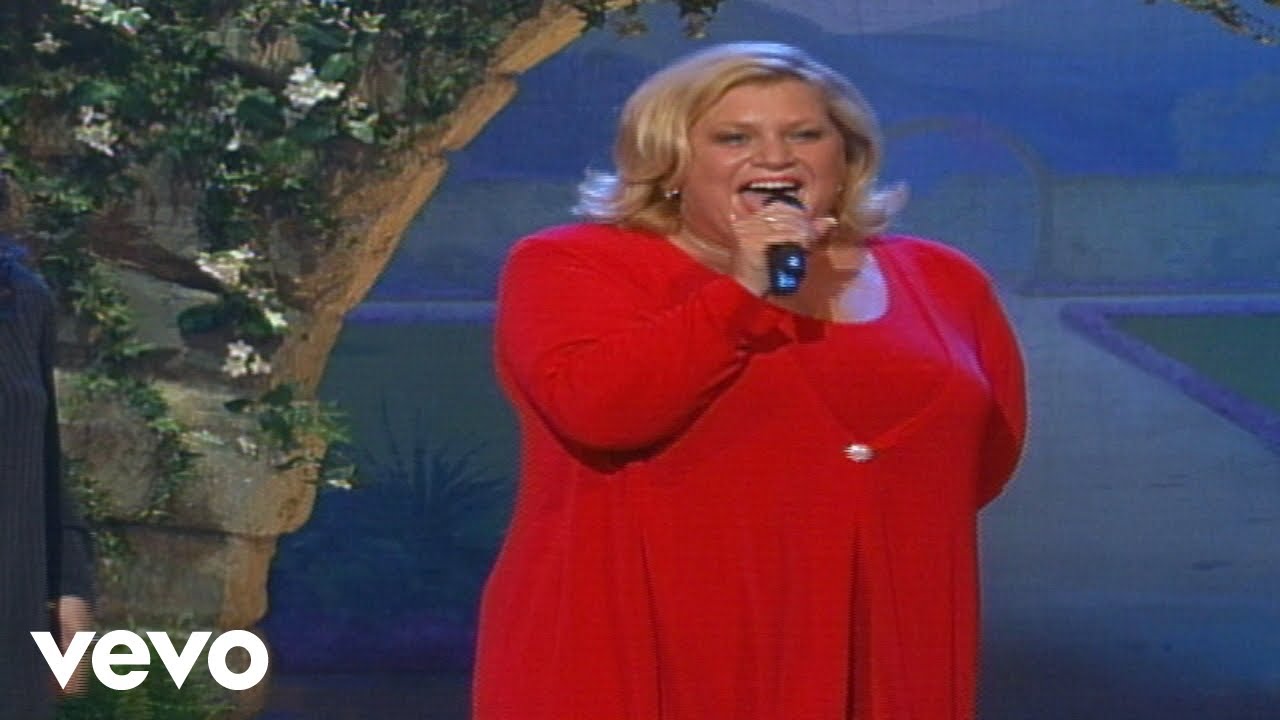 Bill & Gloria Gaither - In the Name of the Lord [Live] ft. Sandi Patty