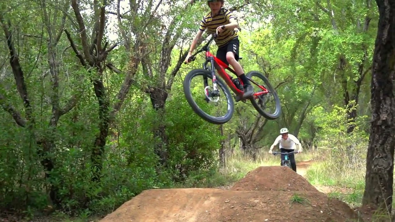 Dirt Jumping with @Loose Life MTB  | JL's Maker Space