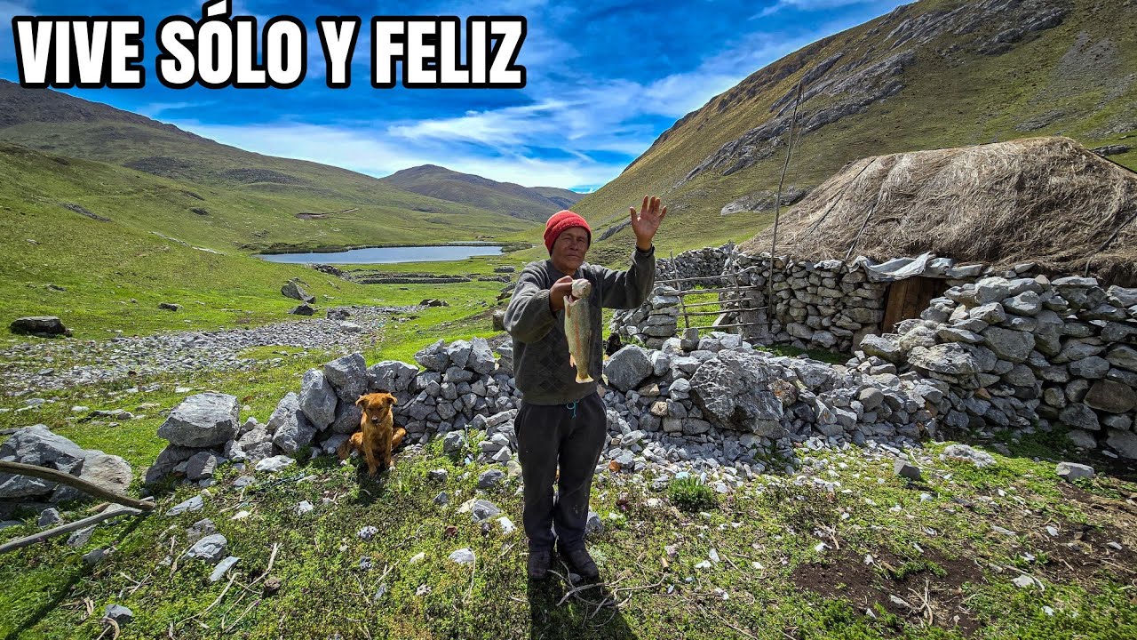 Vive SÓLO Y FELIZ en un  INHÓSPITO rincón de los andes Peruanos