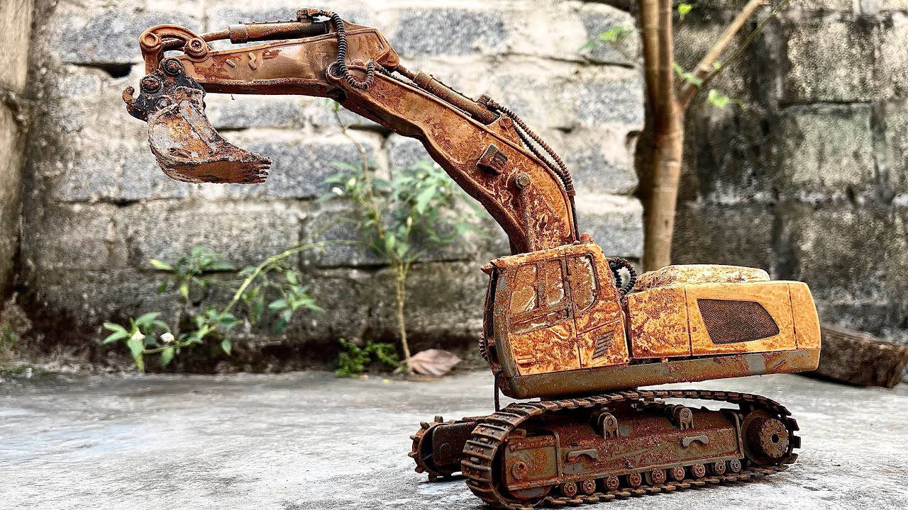 Restore remote controlled mini excavator - The Restoration 2R