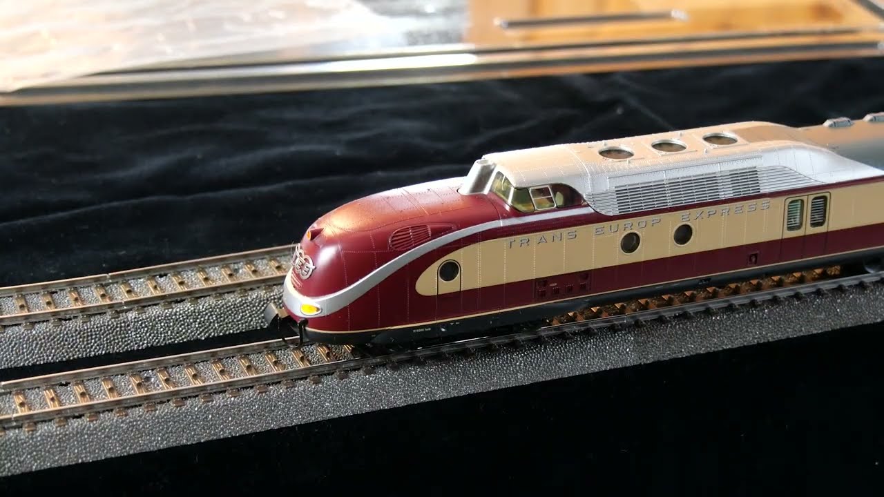 Vorstellung Märklin Dieseltriebzug VT11.5 (37605) - digital