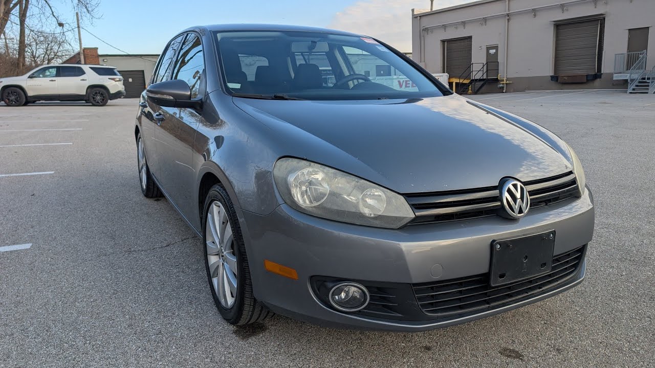 208076-1 2012 VW Golf 