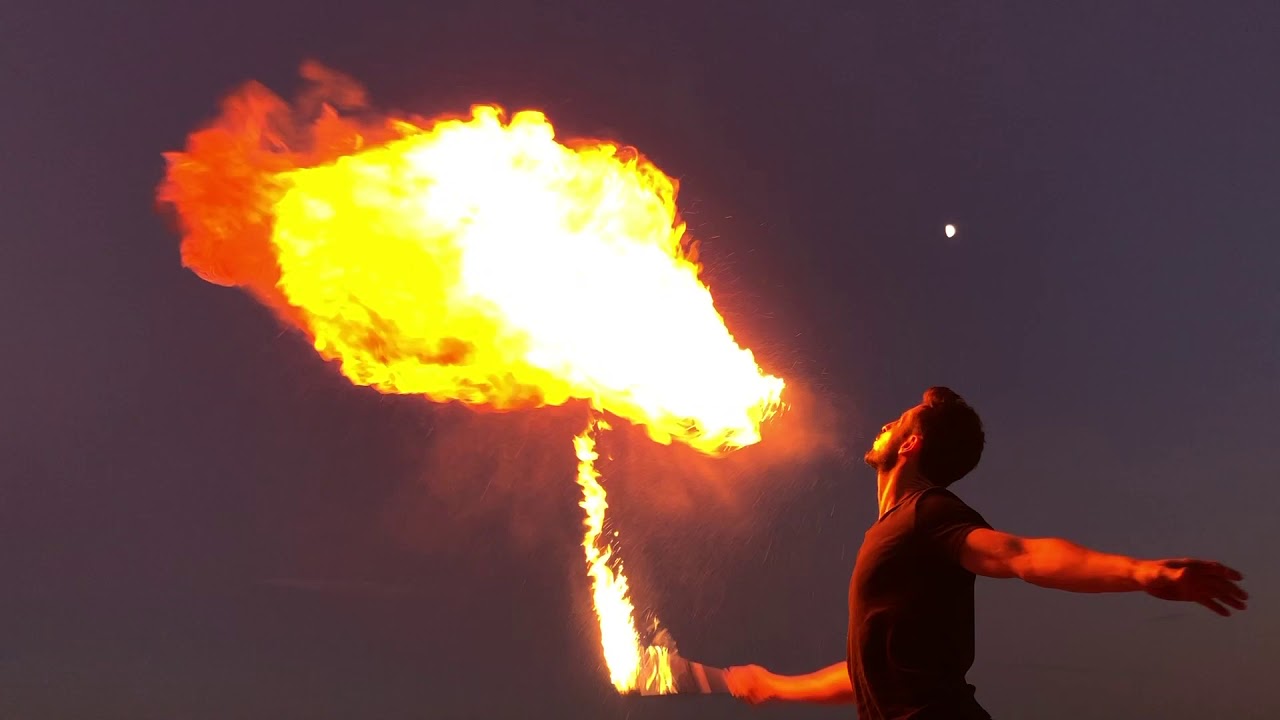 Roger Romero FIRE BREATHING / ESCUPE FUEGO 2019