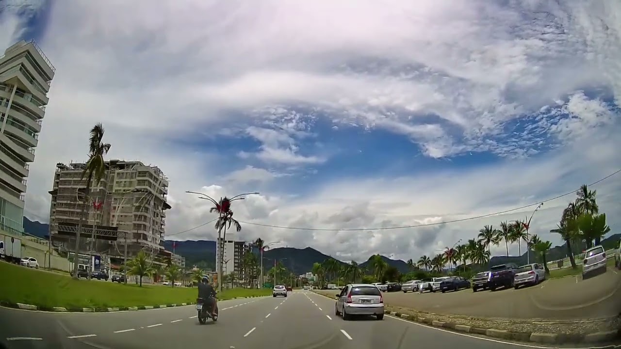 Domingo após a chuva de sábado em Caraguatatuba SP.