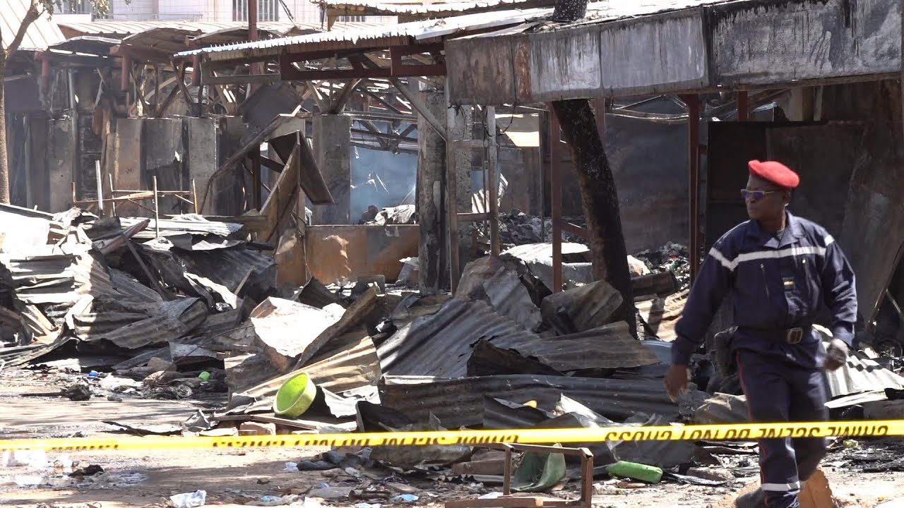 Incendie du marché Sankar Yaaré : le gouvernement suit l'évolution de la situation