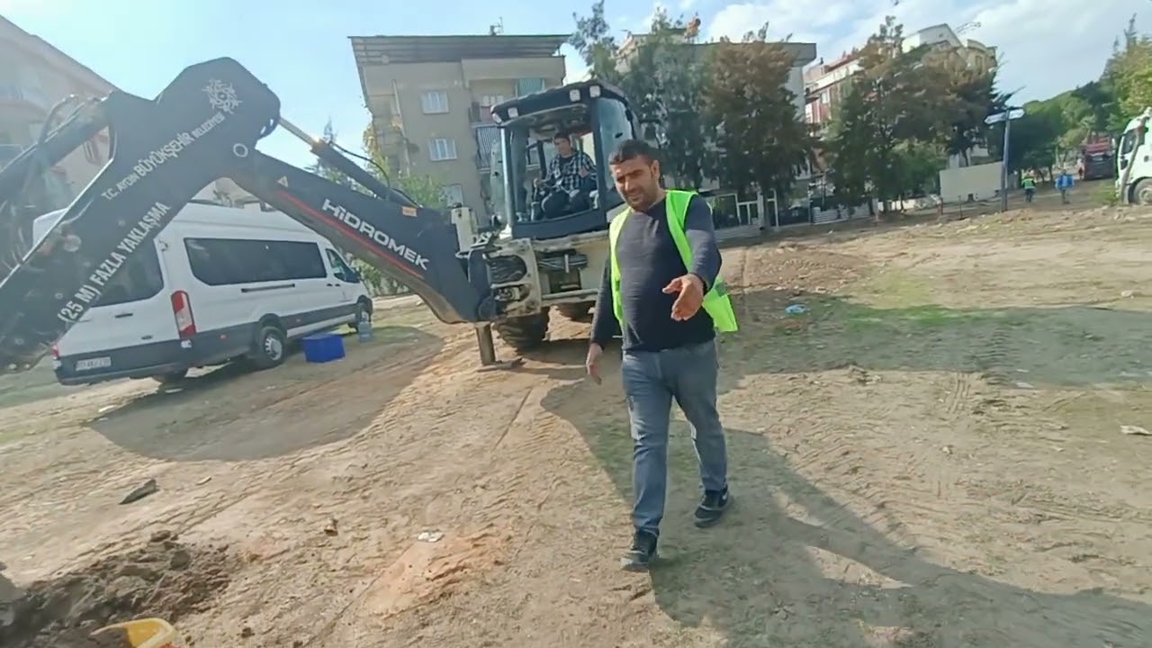 Hidromek kepçe Alparslanin kamyonuna toprak dolduruyor👷🛻🚛
