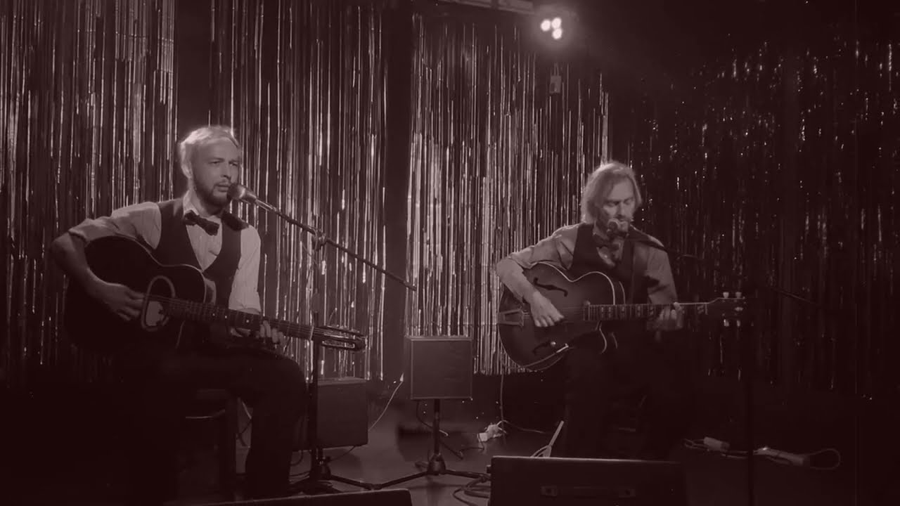 Barbarusos &ndash; Saint James Infirmary Blues | swing jazz vocal guitar live duo | Barcelona