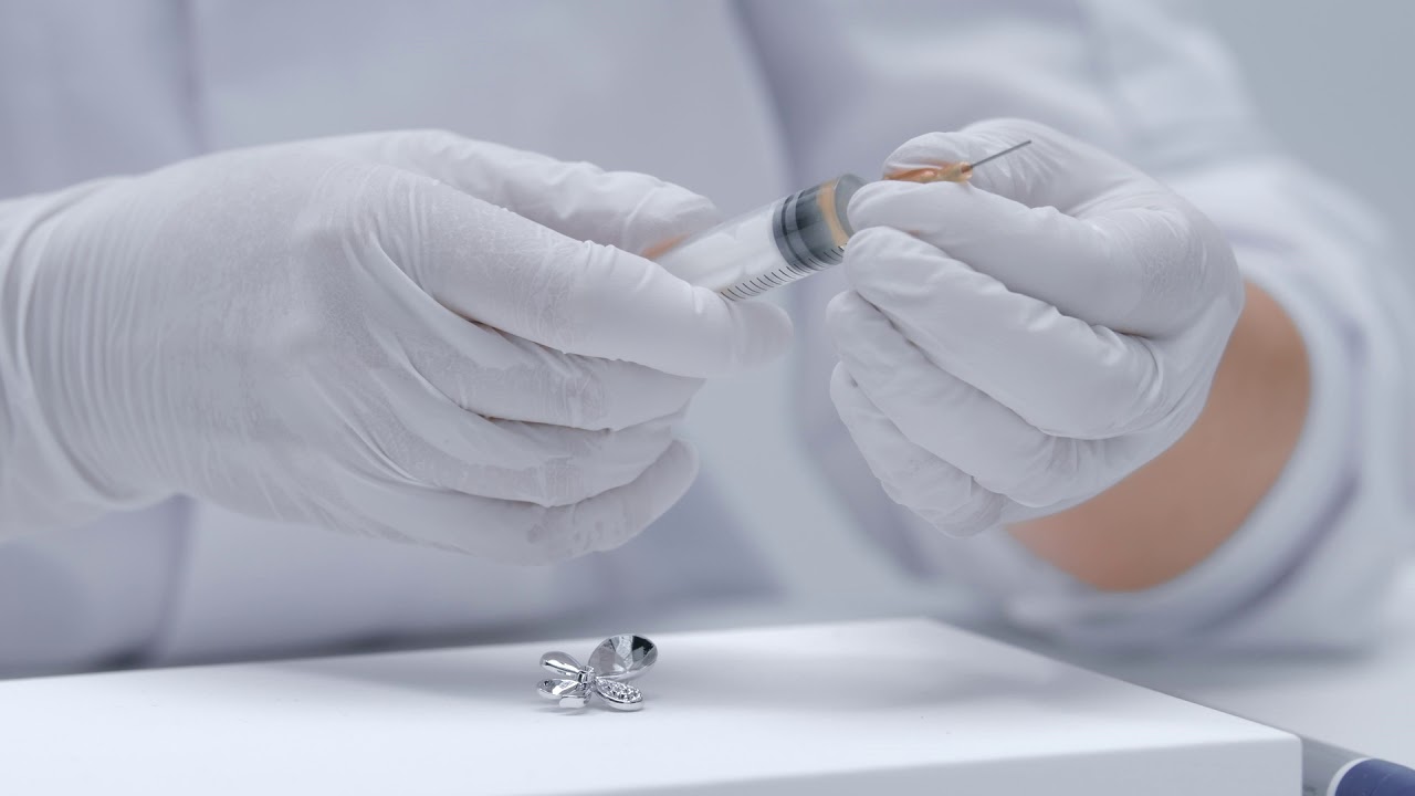 Swarovski® application tutorial for Gluing