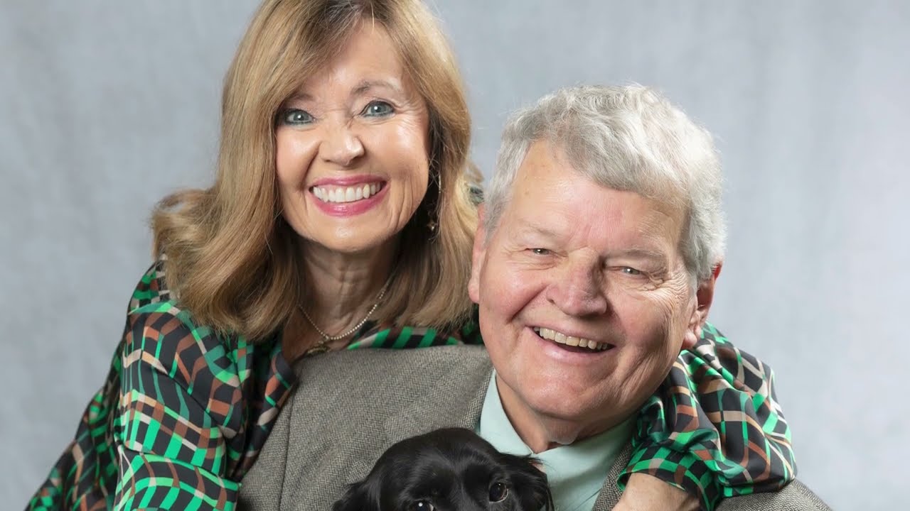 Award of Appreciation: Tina and Mark Stillwell '72 '80