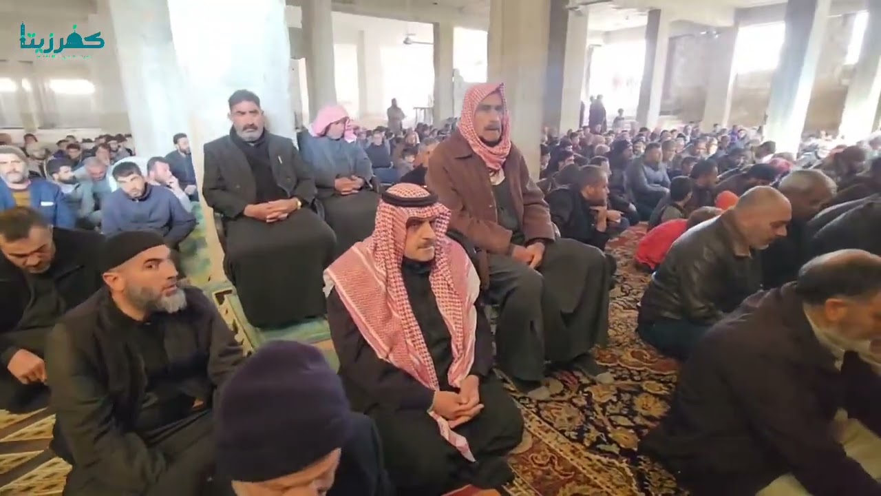 إزدياد ملحوظ بأعداد المصلين في هذه الجمعة عن سابقاتهافي الجامع الكبير بمدينة كفرزيتا