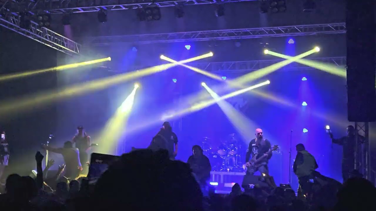 D.R.I (THRASHARD) EN VIVO 