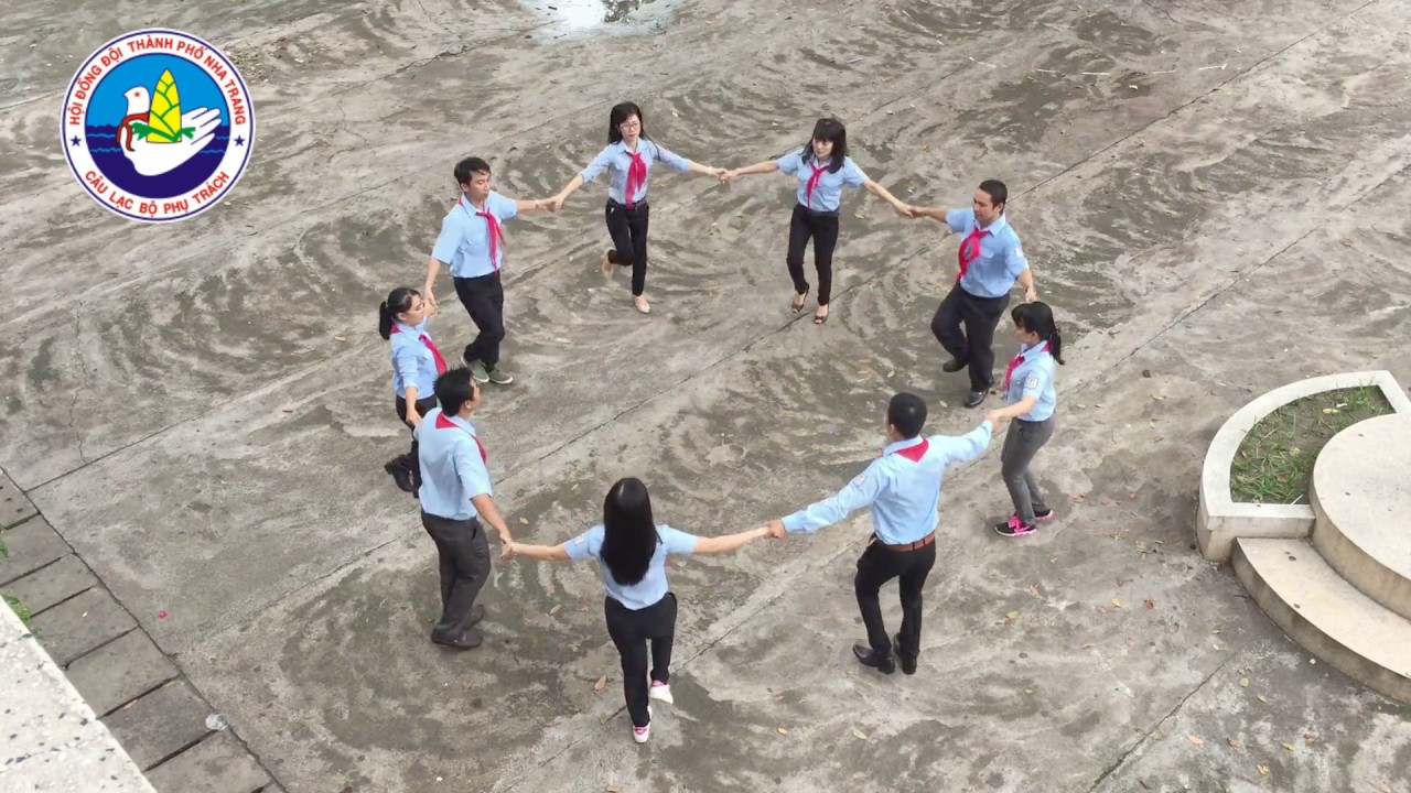 ĐỘI TA LỚN LÊN CÙNG ĐẤT NƯỚC