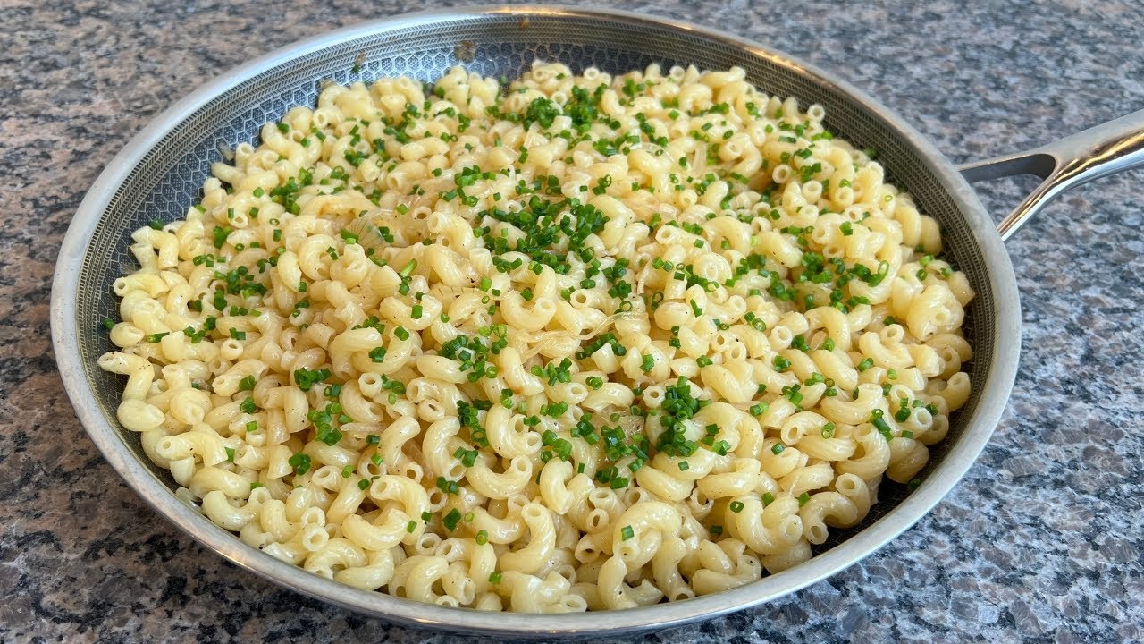 Macarrão Com Cebola Caramelizada | Delícias da Eleni