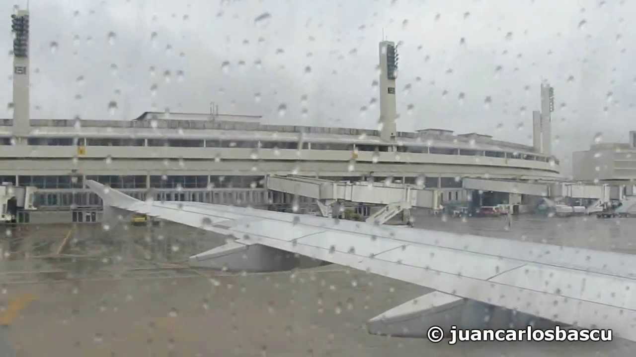 LAN A320 CC-BAF Landing at Galeao Intl, Río de Janeiro. (Flight LA772)