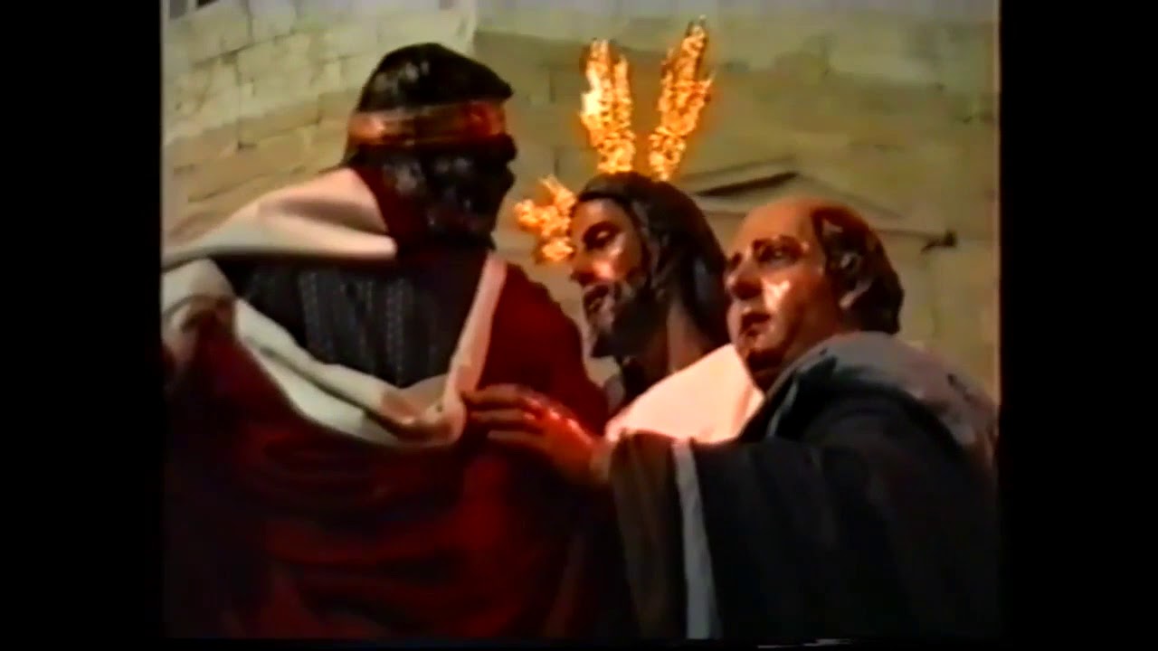 Gran parte del recorrido de Jesús del Milagro, 1997.