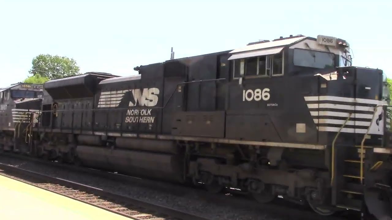 5/22/24 Elkhart, IN; NS 1086 leads an intermodal west
