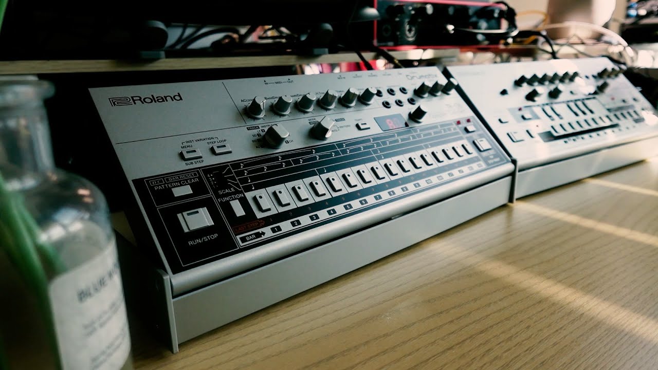 Roland TR-06 acid breaks 128bpm