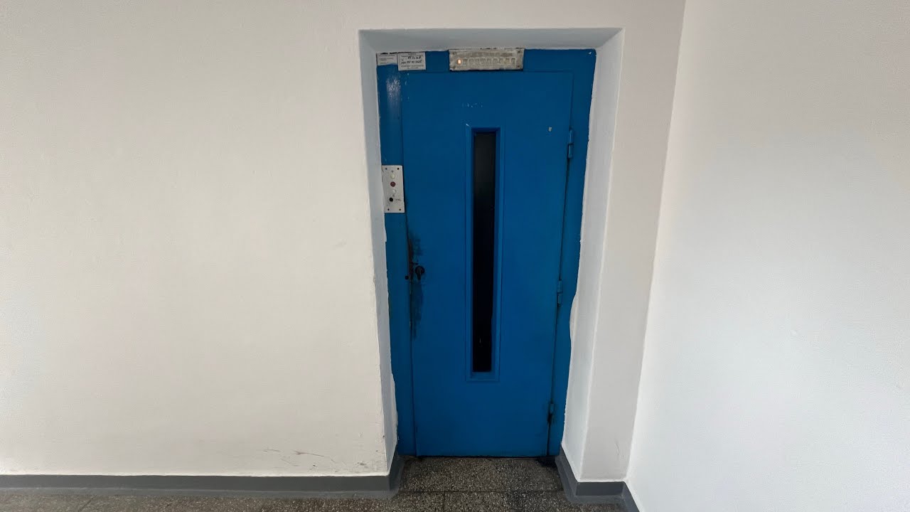 Old IFMA Traction Elevator@Piața Ștefan cel Mare Nr.2 Bl.C1 Sc.A, Piatra Neamț, Romania