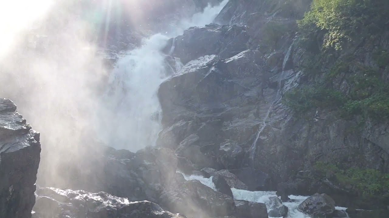 La Thuile - Deffeyes Mountain Hut - Waterfalls