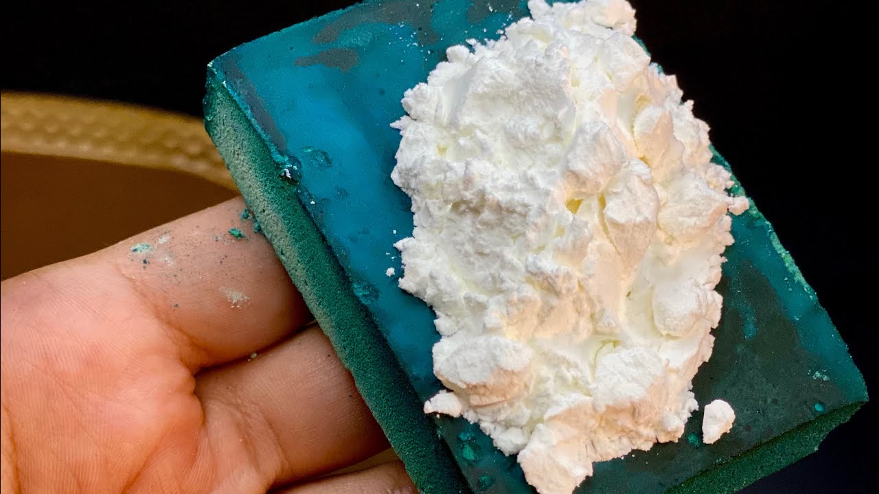 Asmr - ⚠️ squeak⚠️ gym chalk + baking soda + cornstarch
